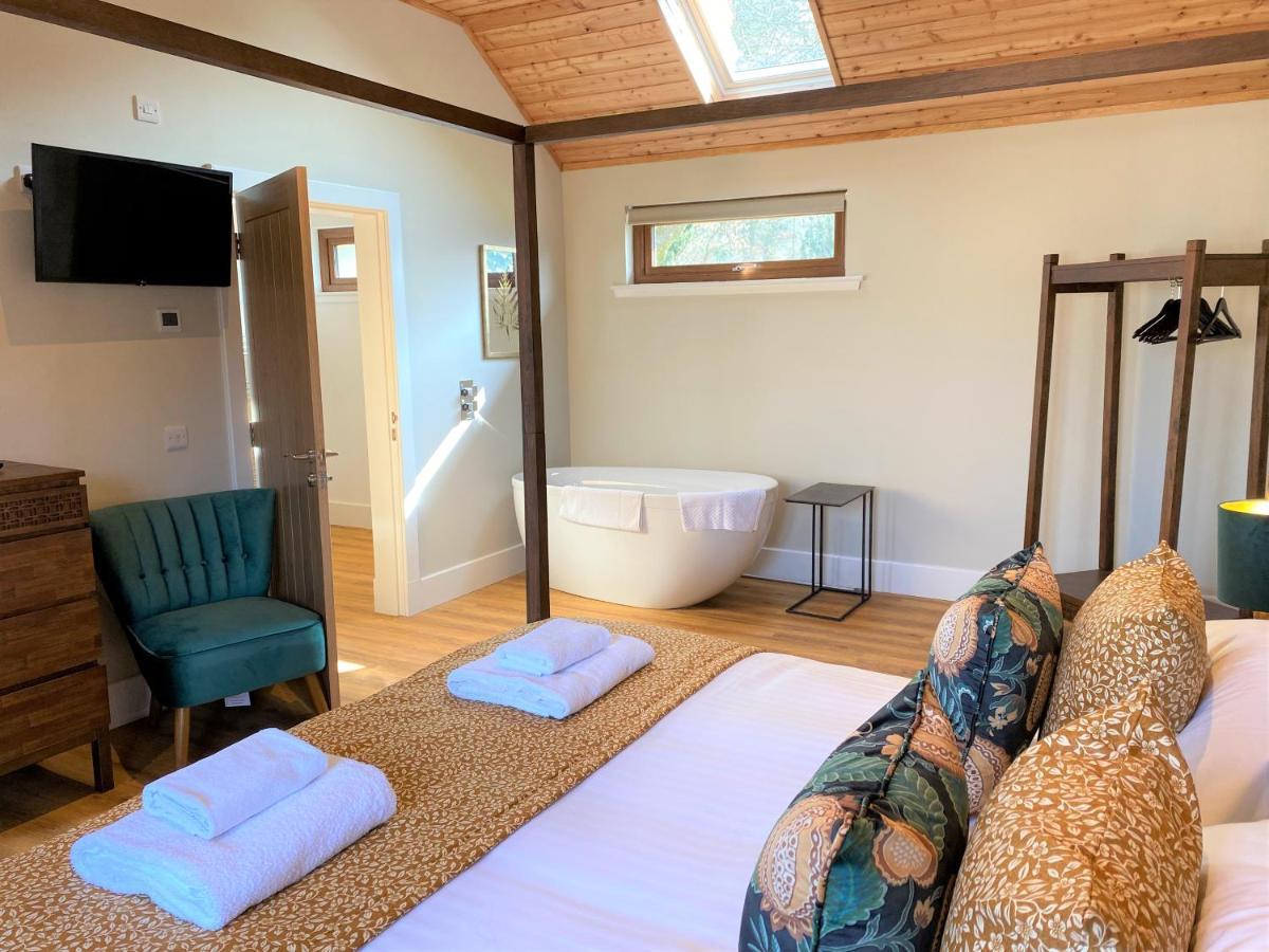 Partridge Lodge With Hot Tub Forgandenny Exteriör bild