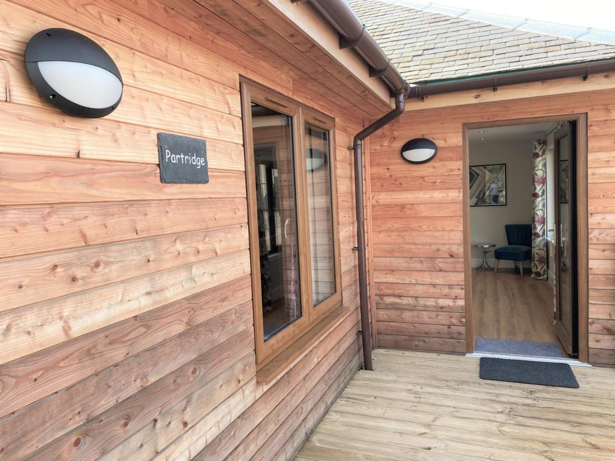 Partridge Lodge With Hot Tub Forgandenny Exteriör bild