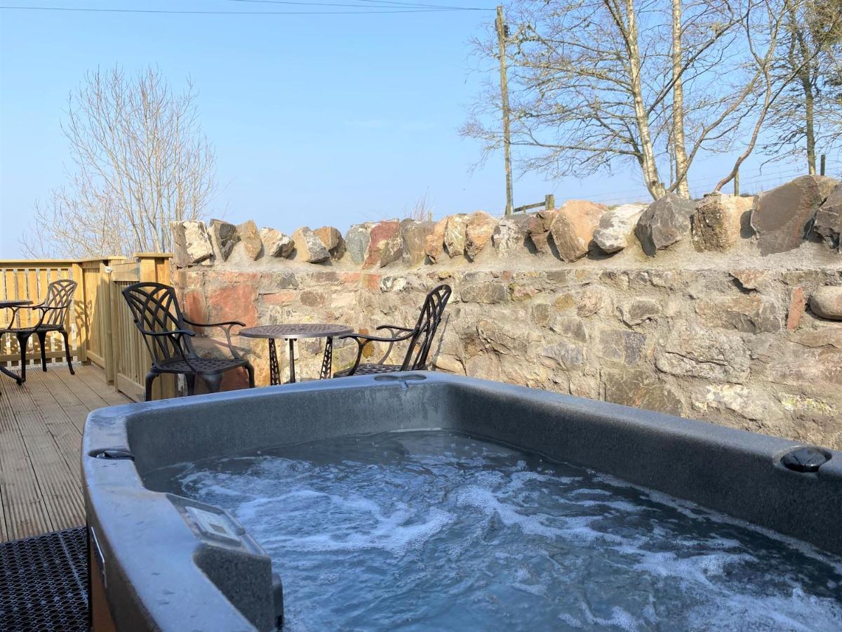 Partridge Lodge With Hot Tub Forgandenny Exteriör bild